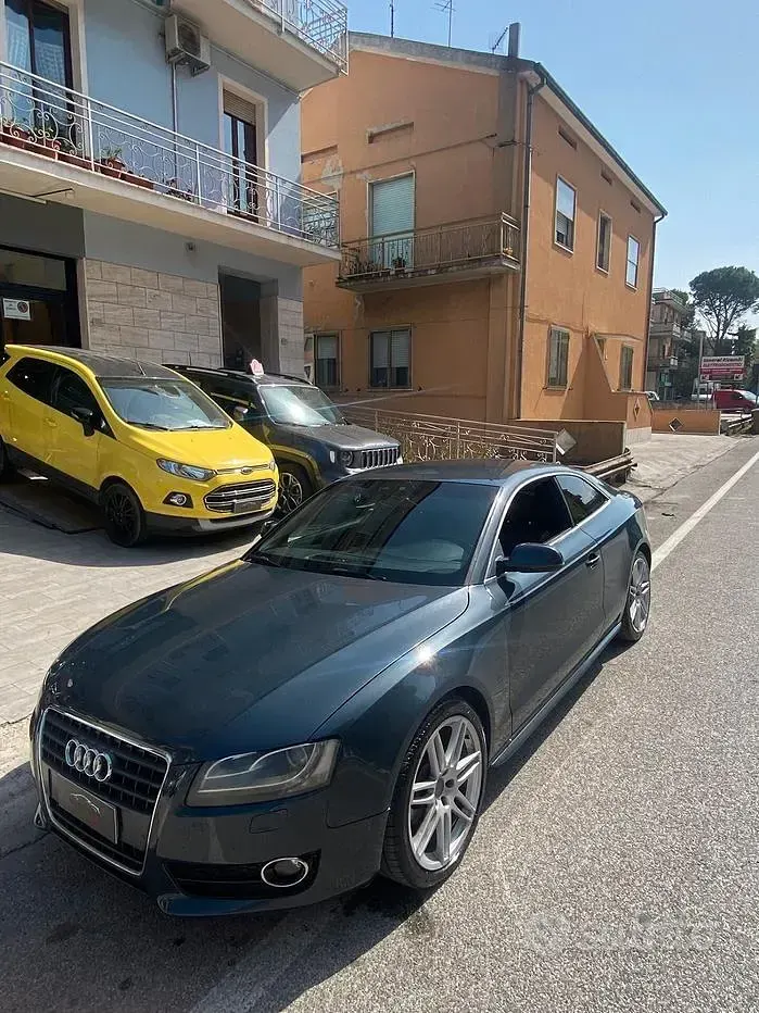 Usata Audi A5 170 CV (125 kW) 2010 Grigio Coupé