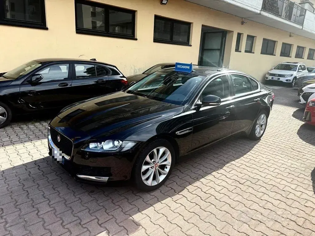 Usata Jaguar XF Pure 179 CV (131 kW) 2019 Nero Berlina