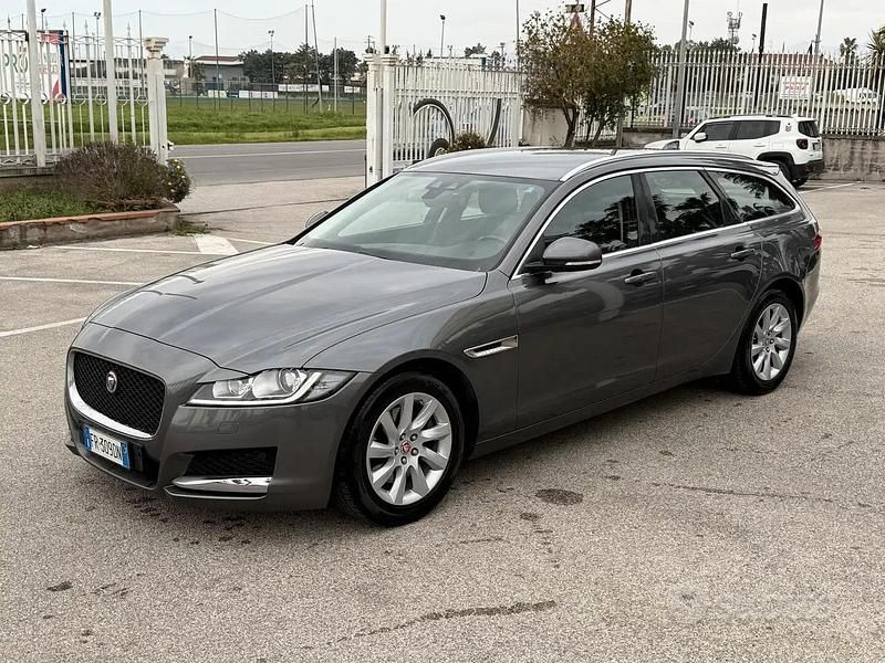 Usata Jaguar XF Sportbrake Prestige 180 CV (132 kW) 2018 Grigio Station wagon