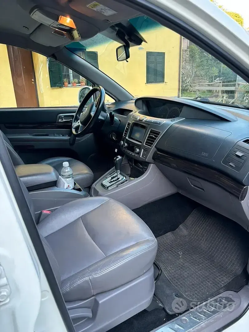Usata SsangYong Rodius 178 CV (130 kW) 2016 Bianco Monovolume