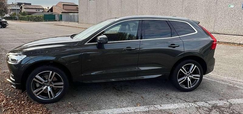 Usata Volvo XC60 Business Edition 197 CV (144 kW) 2019 Grigio SUV