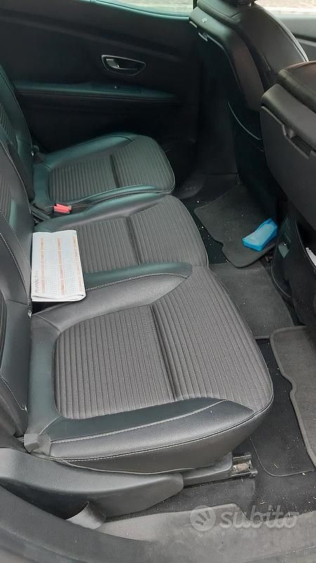 Usata Renault Scénic IV 110 CV (80 kW) 2017 Monovolume