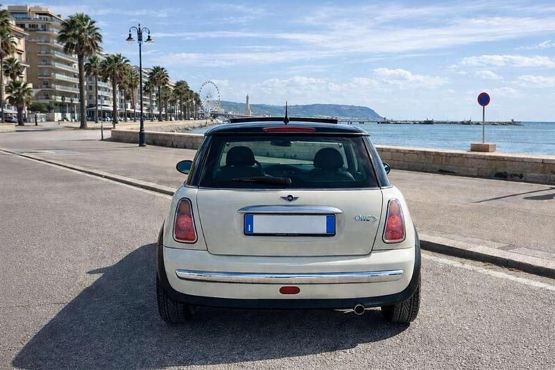 Usata Mini One D 75 CV (55 kW) 2004 Beige Utilitaria