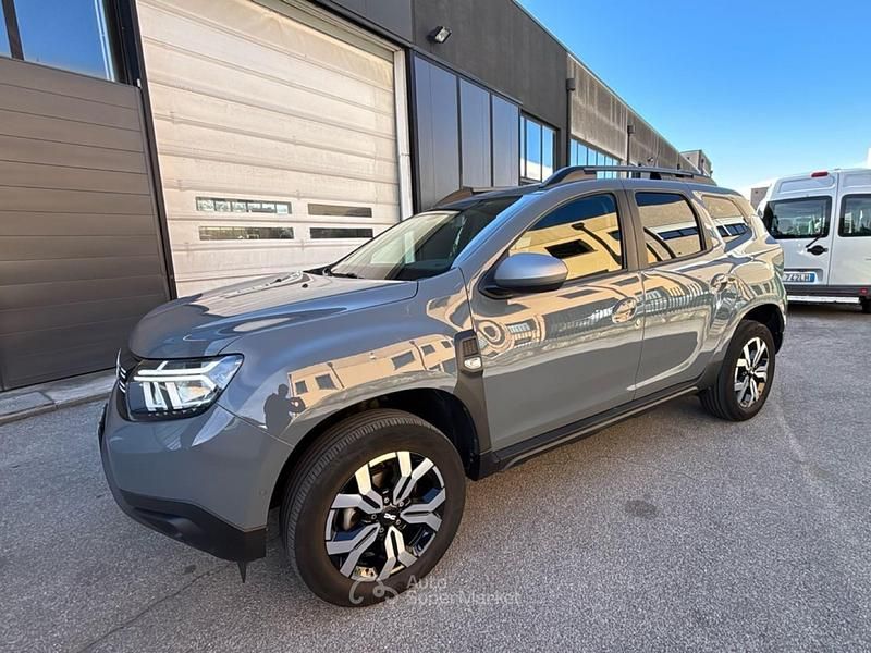 Usata Dacia Duster Journey 101 CV (74 kW) 2023 Grigio SUV