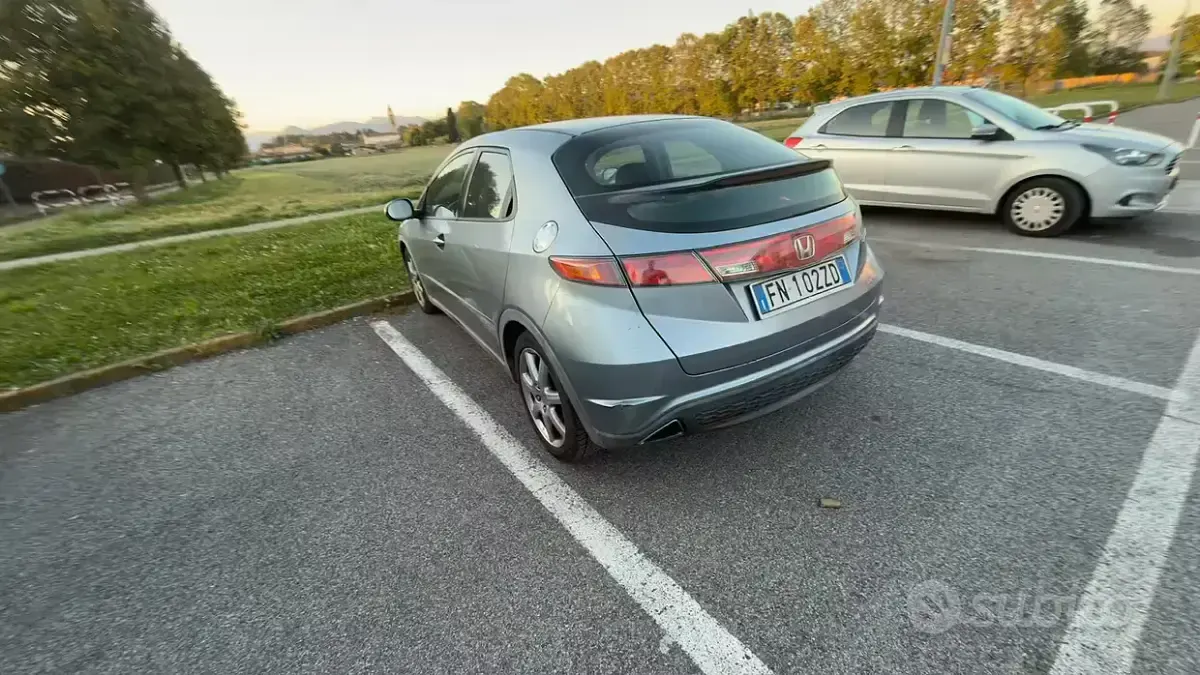 Usata Honda Civic 140 CV (102 kW) 2006 Grigio Berlina