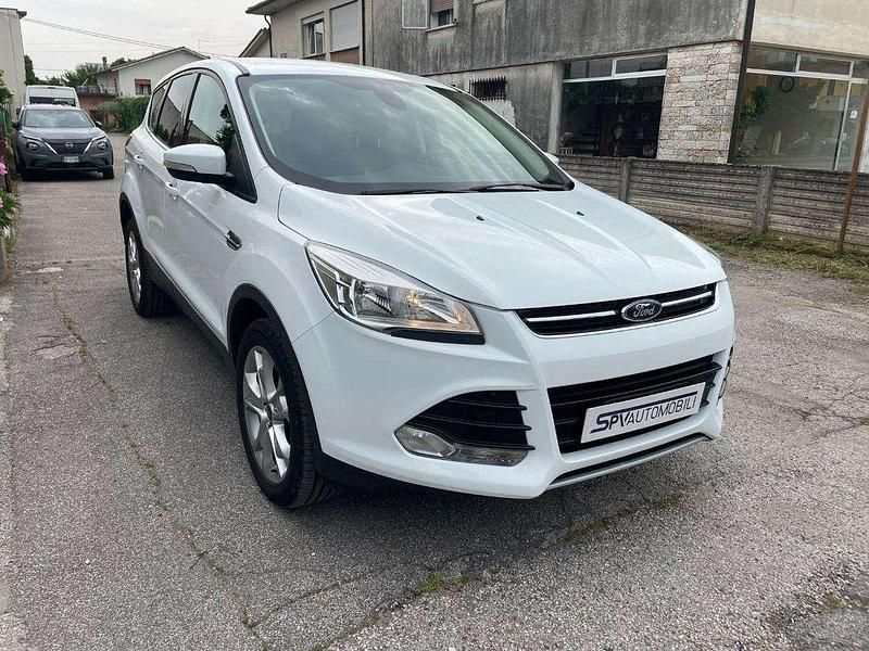 Usata Ford Kuga S 150 CV (110 kW) 2015 Bianco SUV