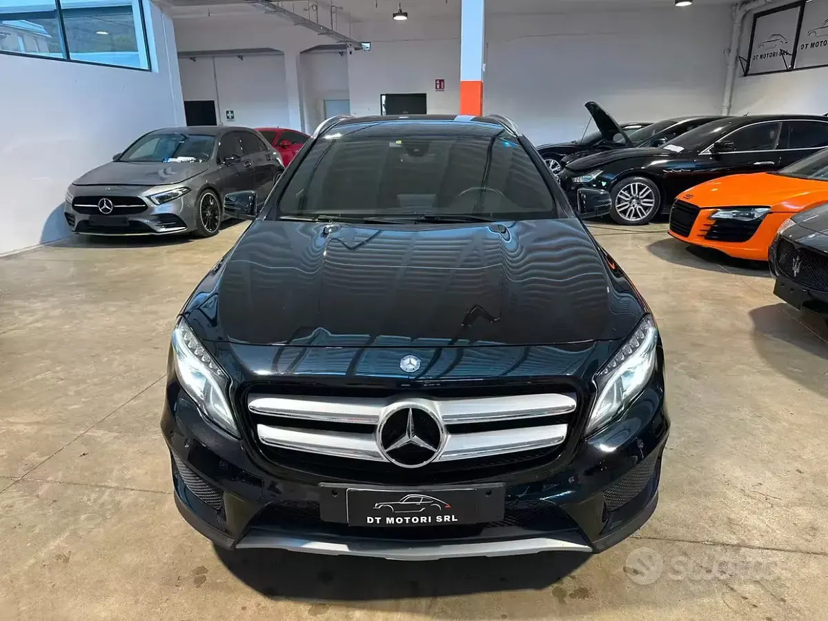 Usata Mercedes GLA180 Premium 109 CV (80 kW) 2015 Nero SUV