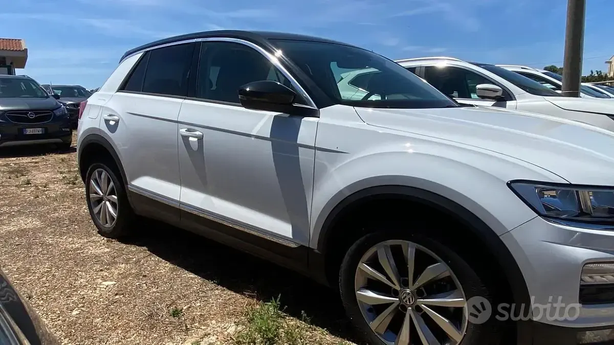 Usata VW T-Roc Style 116 CV (85 kW) 2018 Grigio SUV