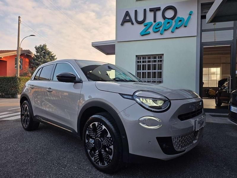 Usata Fiat 600 La Prima 101 CV (74 kW) 2025 Crema cappuccino metallizzato SUV