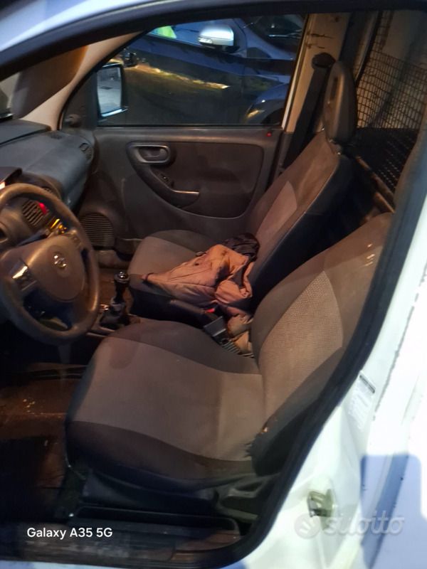 Usata 2007 Opel Combo Monovolume | 3600 € (Cara) - Immagine 1/4
