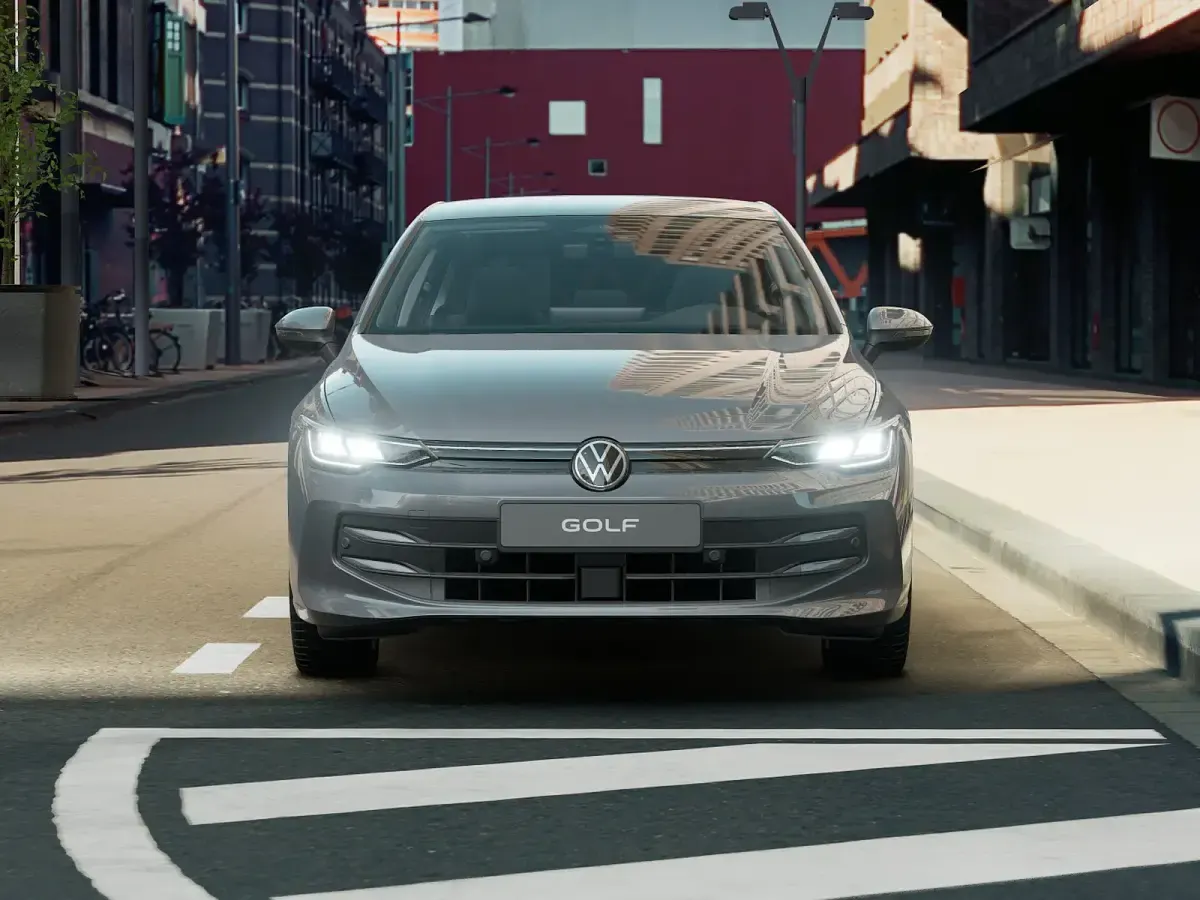 Nuova VW Golf VIII Edition 150 CV (110 kW) 2026 Moonstone grey Berlina