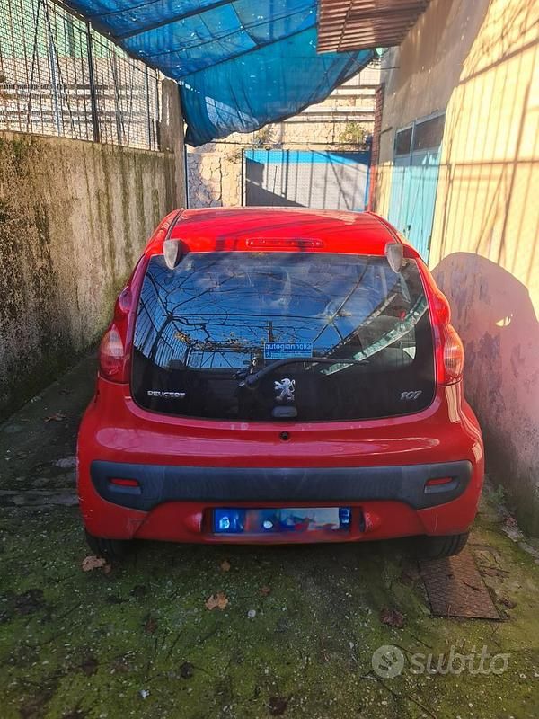 Usata Peugeot 107 68 CV (50 kW) 2009 Rosso Utilitaria