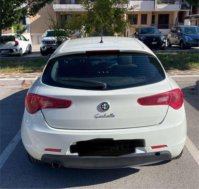 Usata Alfa Romeo Giulietta Distinctive 105 CV (77 kW) 2011 Berlina