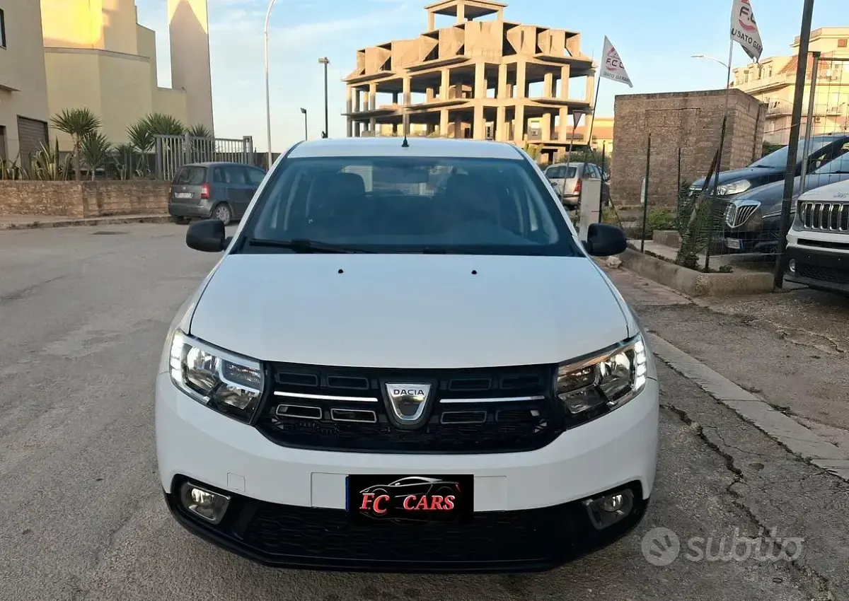 Usata Dacia Sandero Ambiance 75 CV (55 kW) 2017 Bianco Berlina