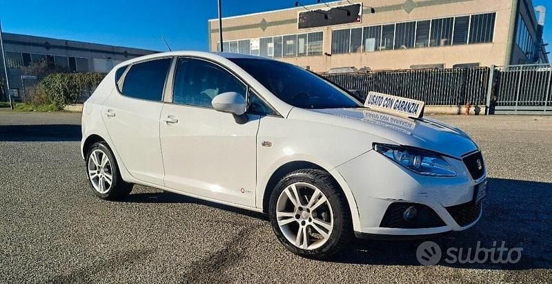 Bianco Usata 2012 Seat Ibiza Copa Tre volumi | 4400 € (Buon prezzo) - Immagine 1/4
