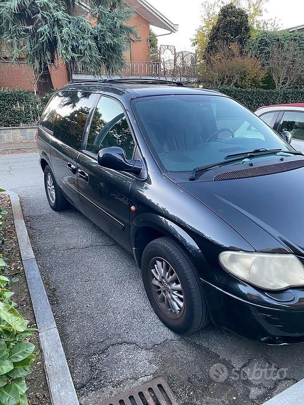 Usata Chrysler Voyager 116 CV (85 kW) 2007 Nero Monovolume