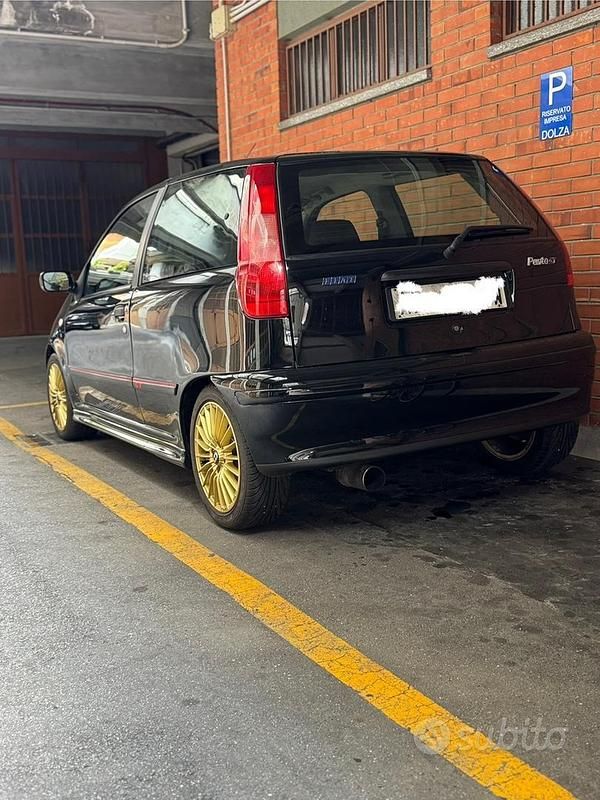 Usata Fiat Punto 133 CV (97 kW) 1994 Nero Utilitaria