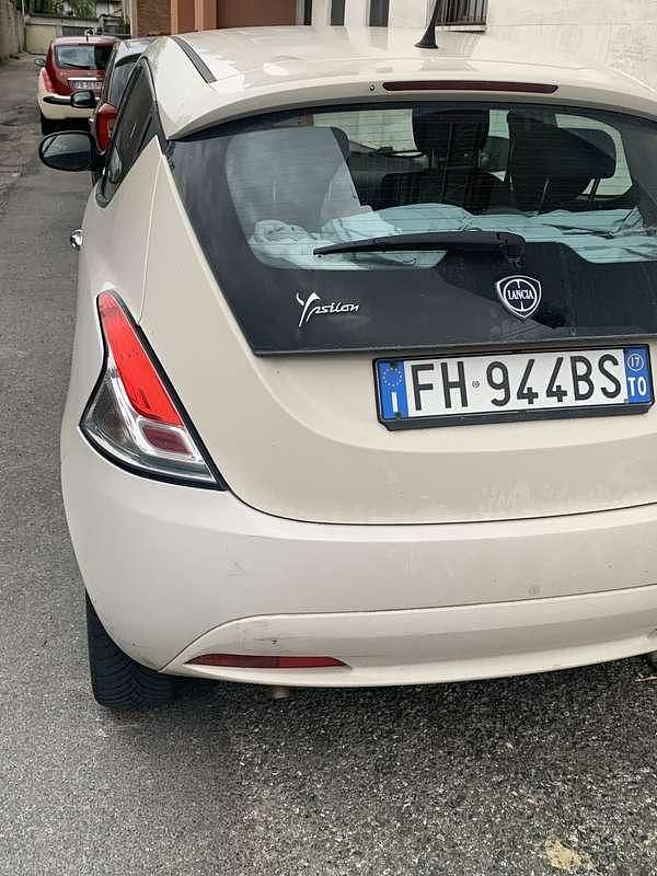 Usata Lancia Ypsilon Silver 69 CV (50 kW) 2017 Utilitaria