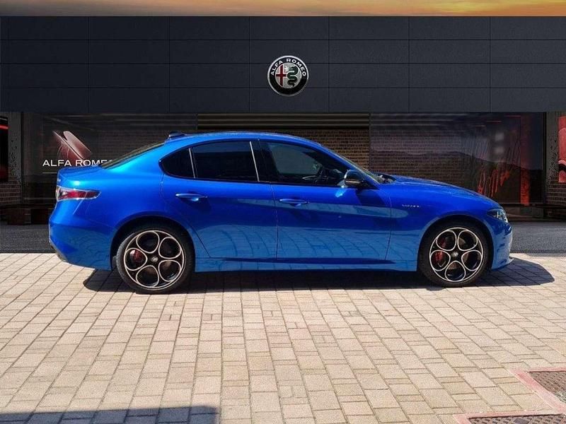 Nuova Alfa Romeo Giulia Veloce 209 CV (153 kW) 2025 Azzurro Berlina