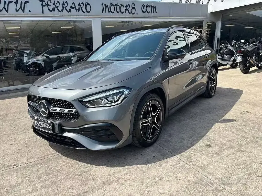 Usata Mercedes GLA200 AMG line 150 CV (110 kW) 2023 Grigio SUV