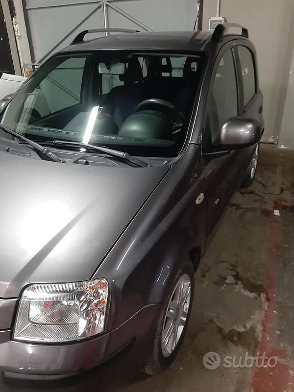 Usata Fiat Panda Emotion 75 CV (55 kW) 2011 Grigio Utilitaria