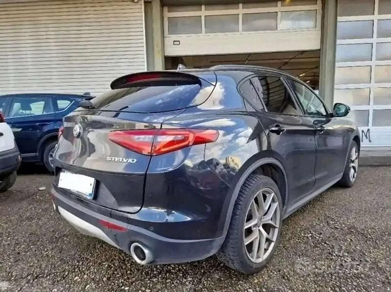 Usata Alfa Romeo Stelvio Executive 210 CV (154 kW) 2018 Nero SUV