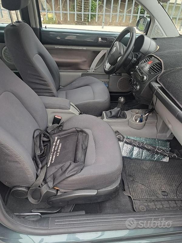 Usata VW Beetle 102 CV (75 kW) 2003 Verde Utilitaria