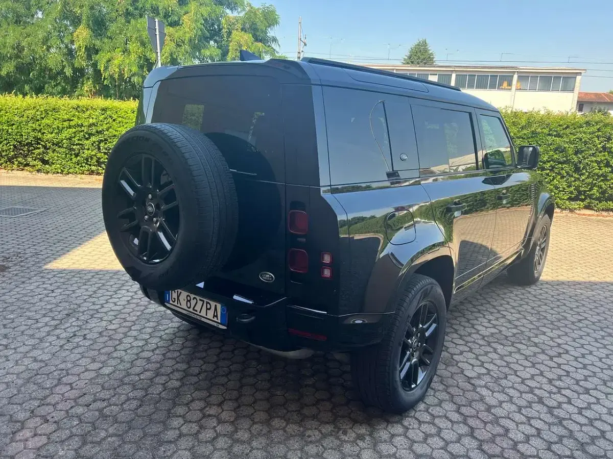 Usata Land Rover Defender HSE Dynamic 249 CV (183 kW) 2022 Nero SUV