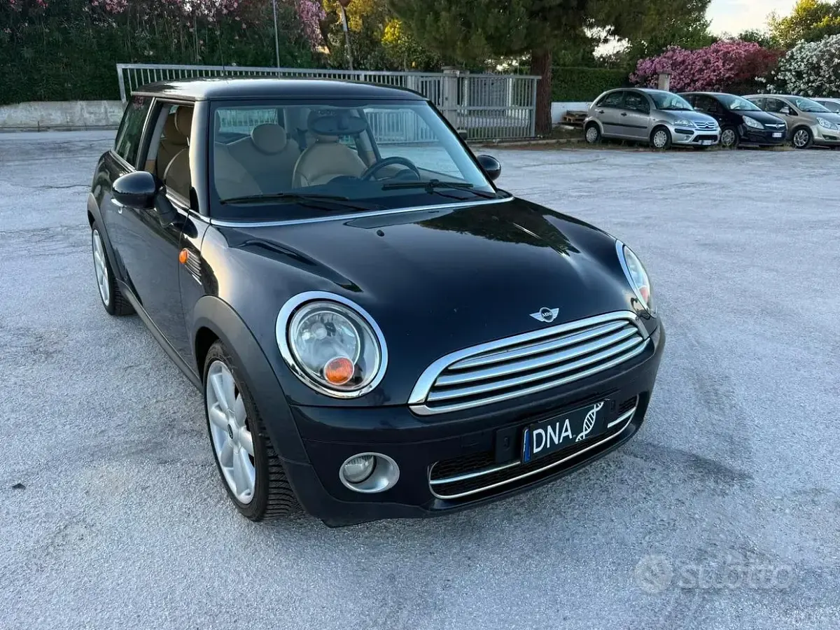 Usata Mini Cooper D Chili 109 CV (80 kW) 2008 Nero Utilitaria