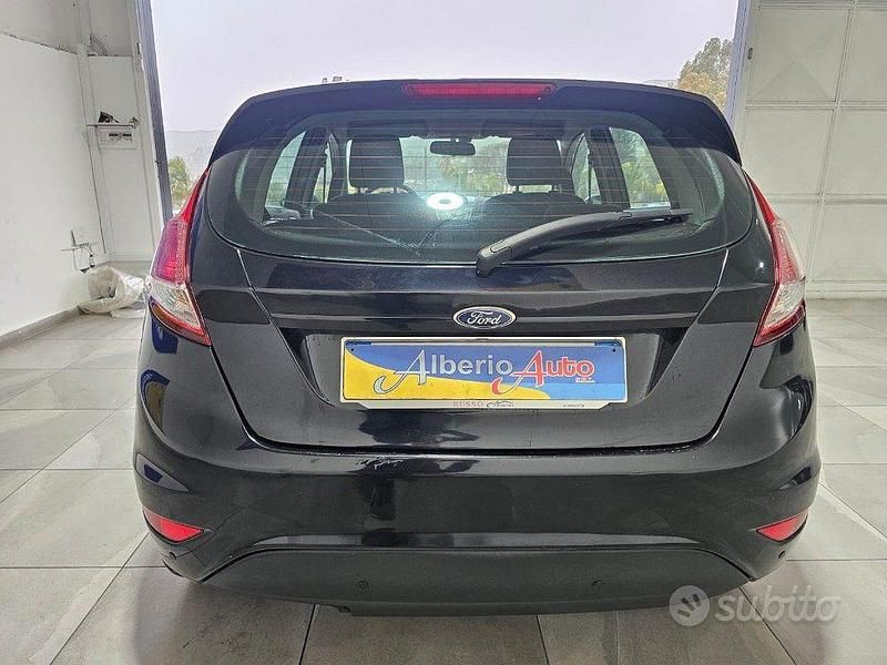 Usata Ford Fiesta 75 CV (55 kW) 2014 Nero Utilitaria