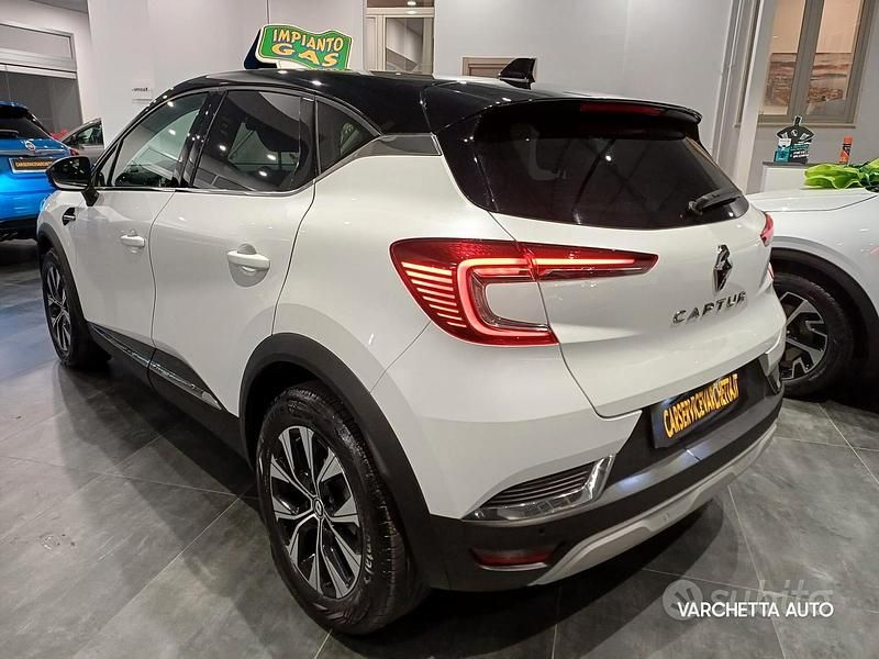 Usata Renault Captur Techno 100 CV (73 kW) 2023 Bianco SUV