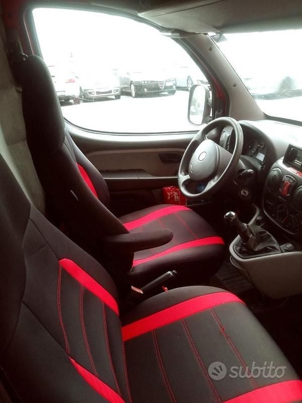 Usata Fiat Doblò Active 120 CV (88 kW) 2009 Rosso Monovolume