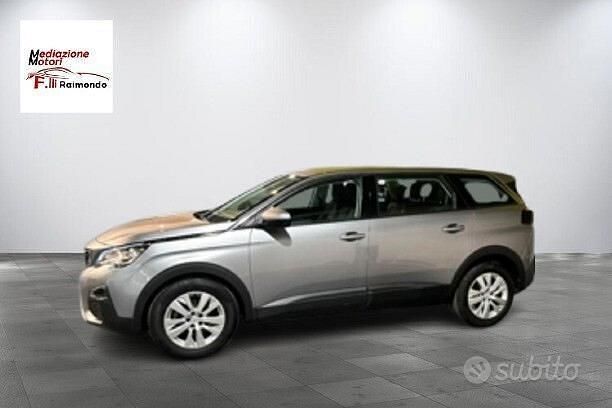 Usata Peugeot 5008 Business-Line 130 CV (95 kW) 2020 Grigio SUV