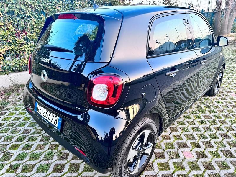Usata Smart ForFour Electric Drive 41 kW (56 CV) 2021 Nero Berlina