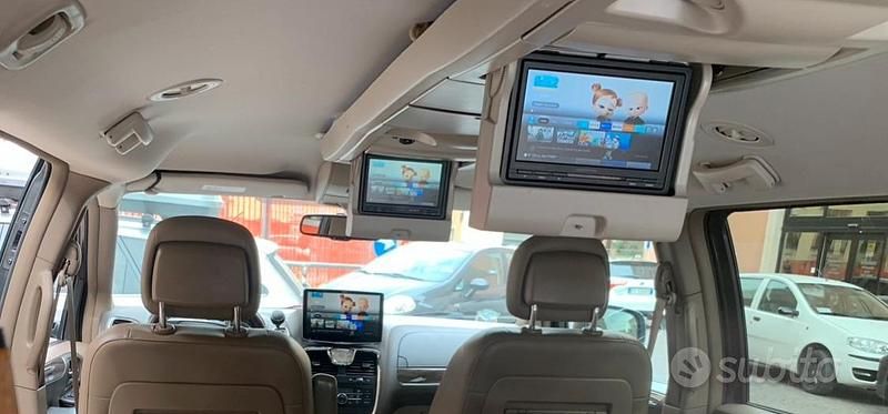 Usata 2013 Lancia Voyager Platinum Monovolume | 16.000 € (Cara) - Immagine 1/4