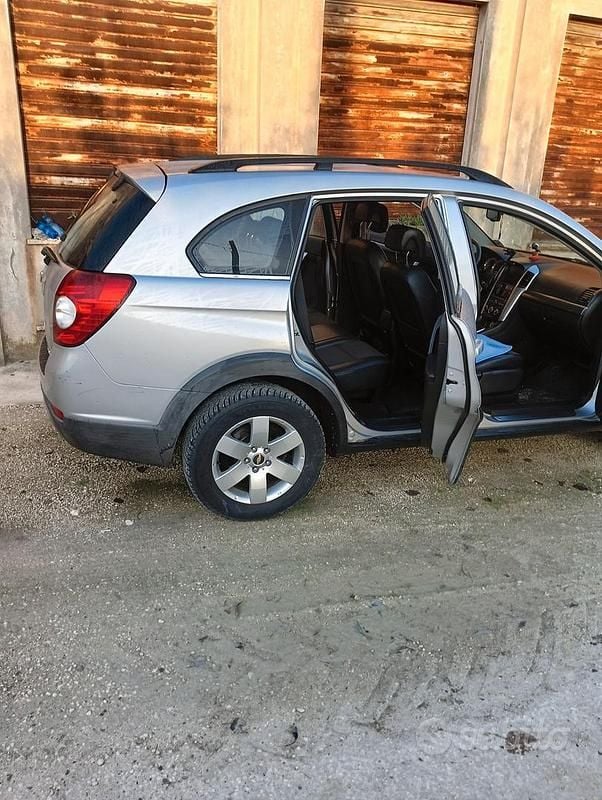 Usata Chevrolet Captiva 2008 Grigio SUV