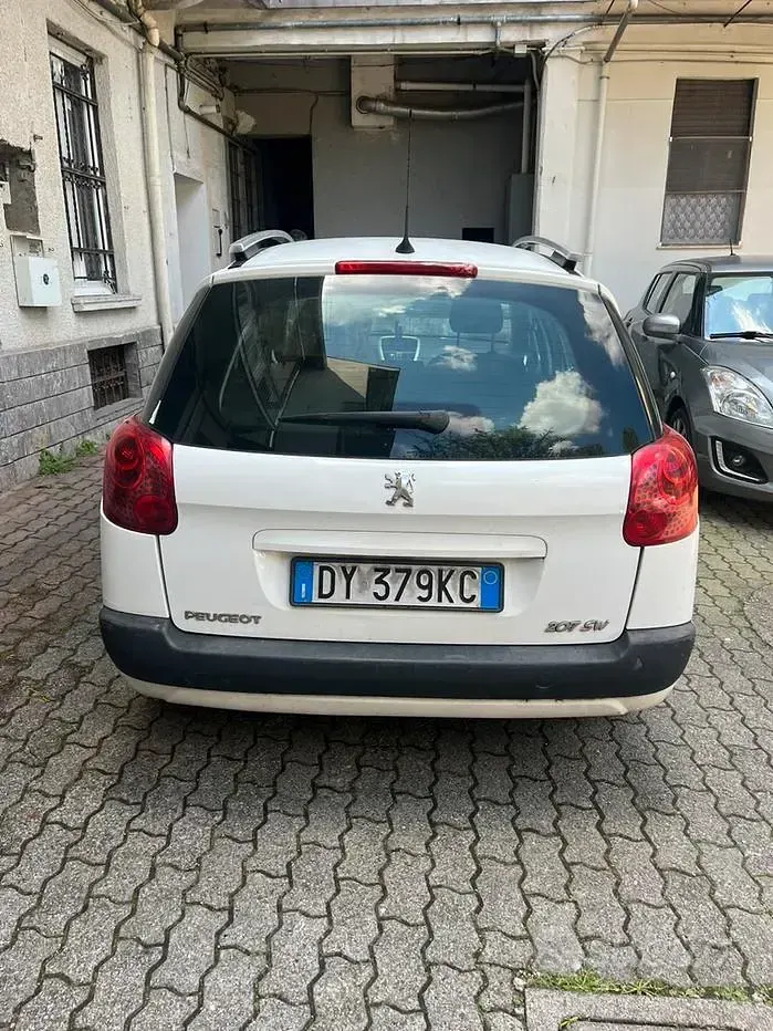 Usata Peugeot 207 73 CV (53 kW) 2010 Bianco Station wagon