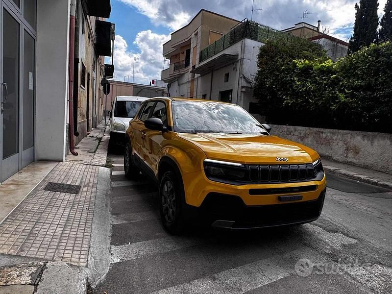 Nuova Jeep Avenger Longitude 110 CV (80 kW) 2025 Giallo SUV