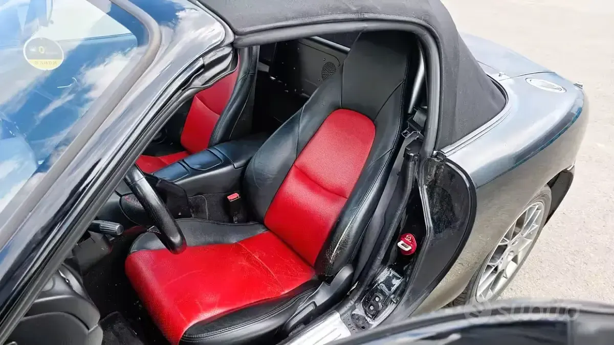 Usata Mazda MX5 146 CV (107 kW) 2004 Nero Cabrio