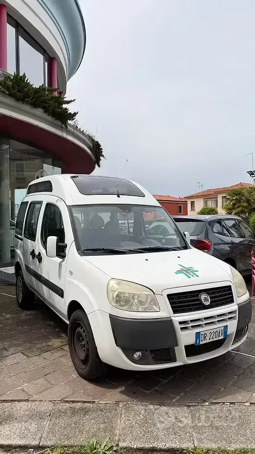 Usata Fiat Doblò 85 CV (62 kW) 2008 Bianco Monovolume