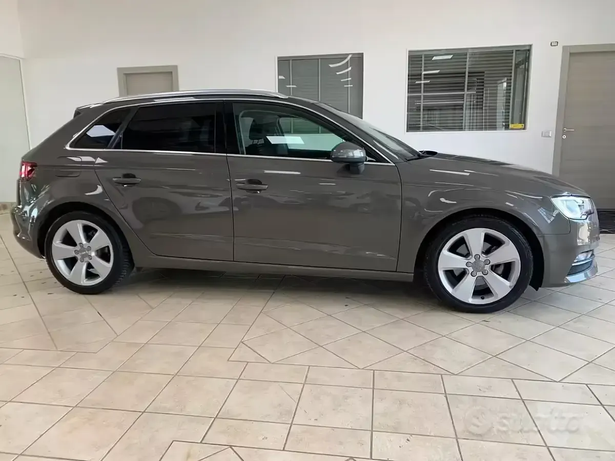 Usata Audi A3 Attraction 105 CV (77 kW) 2014 Grigio Berlina