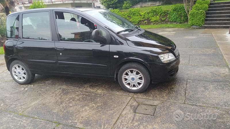 Usata 2007 Fiat Multipla Monovolume | 2500 € (Buon prezzo) - Immagine 1/4