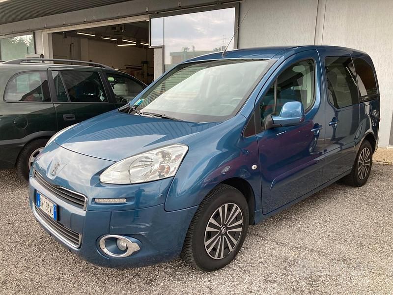 Grigio Usata 2013 Peugeot Partner Tepee Active Monovolume | 8500 € (Buon prezzo) - Immagine 1/4