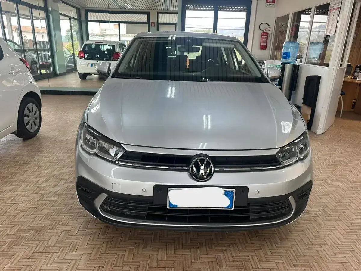 Usata VW Polo 95 CV (69 kW) 2023 Argento Utilitaria