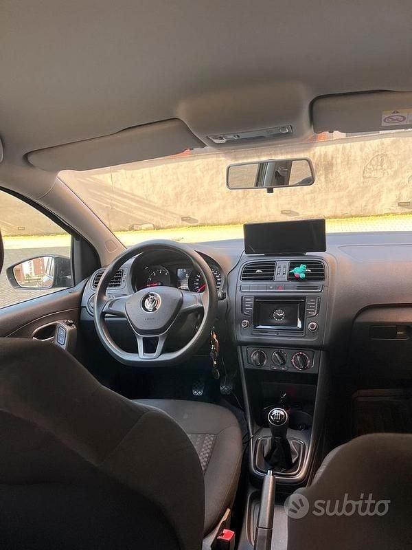 Usata VW Polo Trendline 60 CV (44 kW) 2016 Grigio Berlina