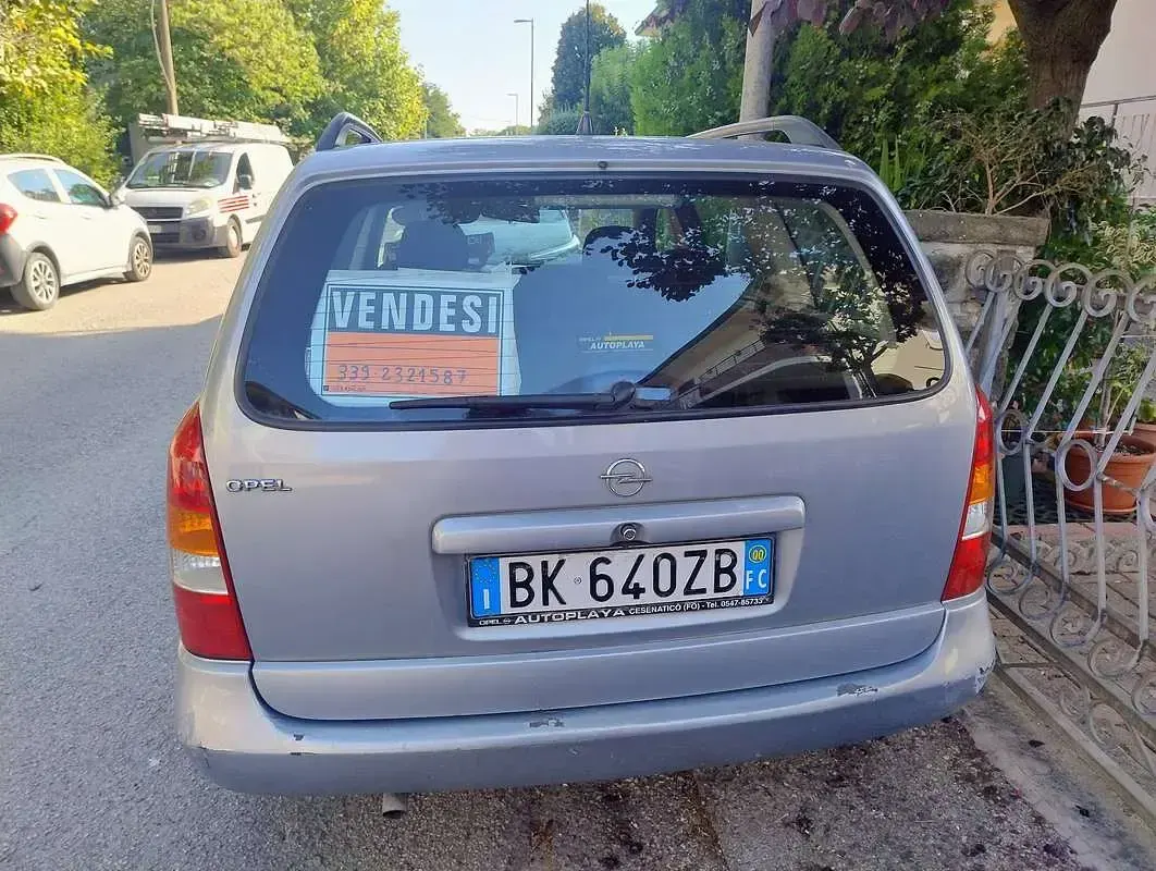 Usata Opel Astra Sport 90 CV (66 kW) 2000 Argento Station wagon