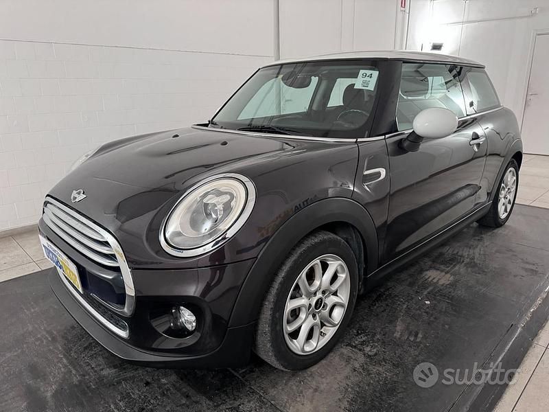 Usata Mini Cooper D 116 CV (85 kW) 2015 Marrone metallizzato Utilitaria