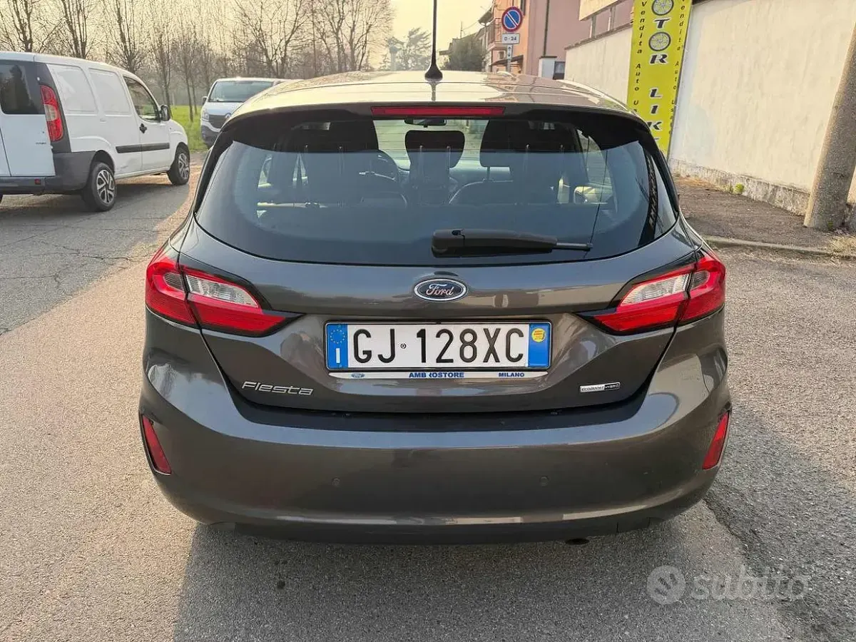 Usata Ford Fiesta 125 CV (91 kW) 2022 Grigio Utilitaria