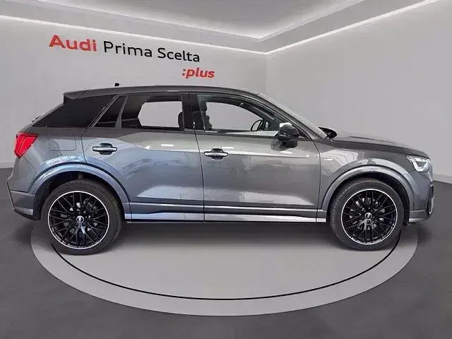 Usata Audi Q2 Ambiente 150 CV (110 kW) 2025 Grigio daytona perla SUV
