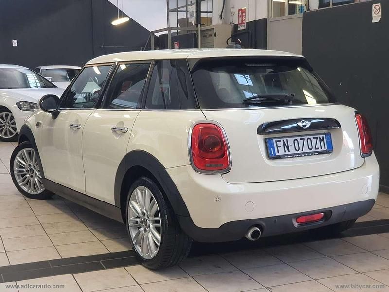 Usata Mini Cooper D 116 CV (85 kW) 2016 Beige Utilitaria